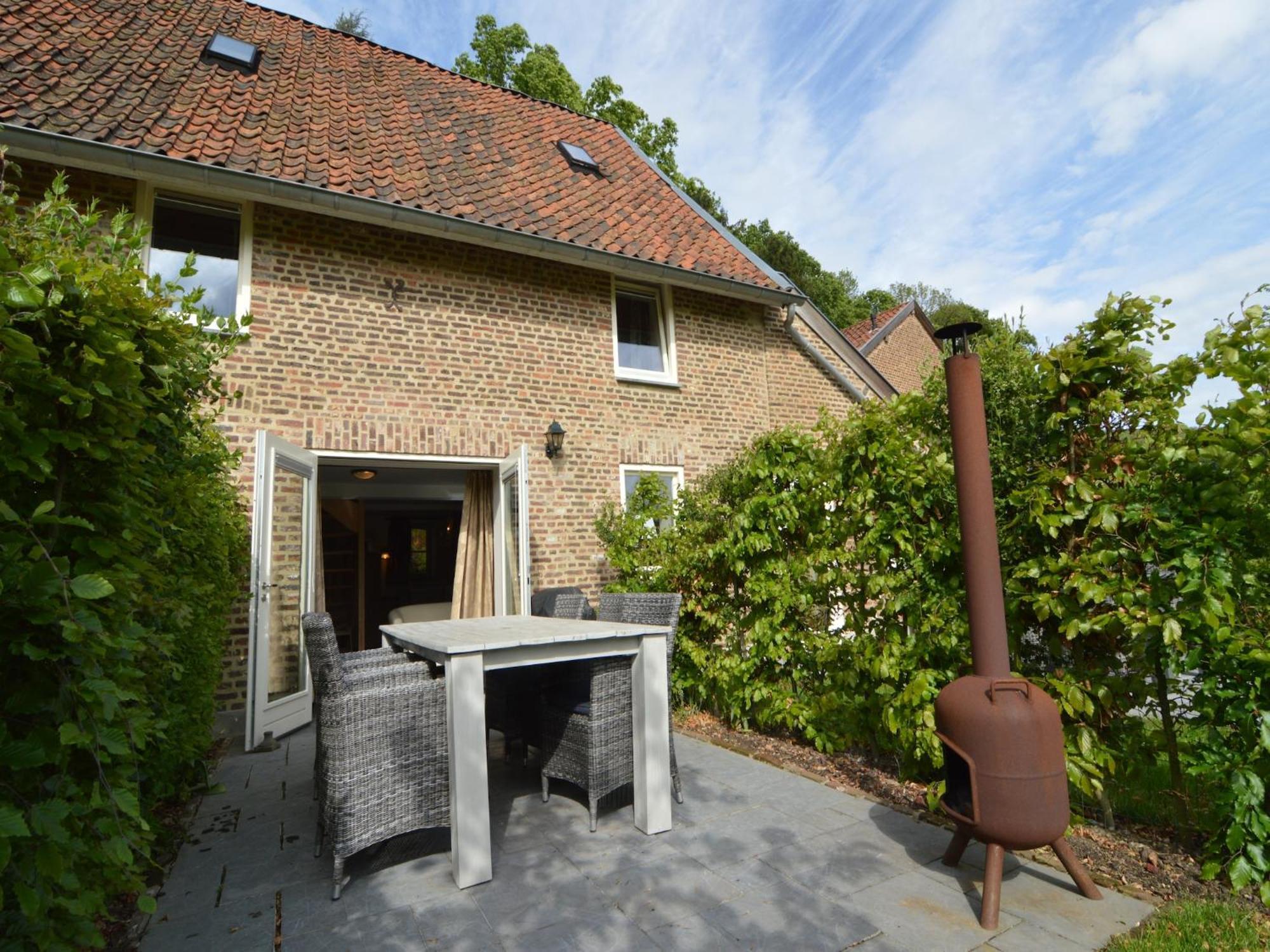 Stunning Holiday Home Near Forest In Slenaken Eksteriør billede
