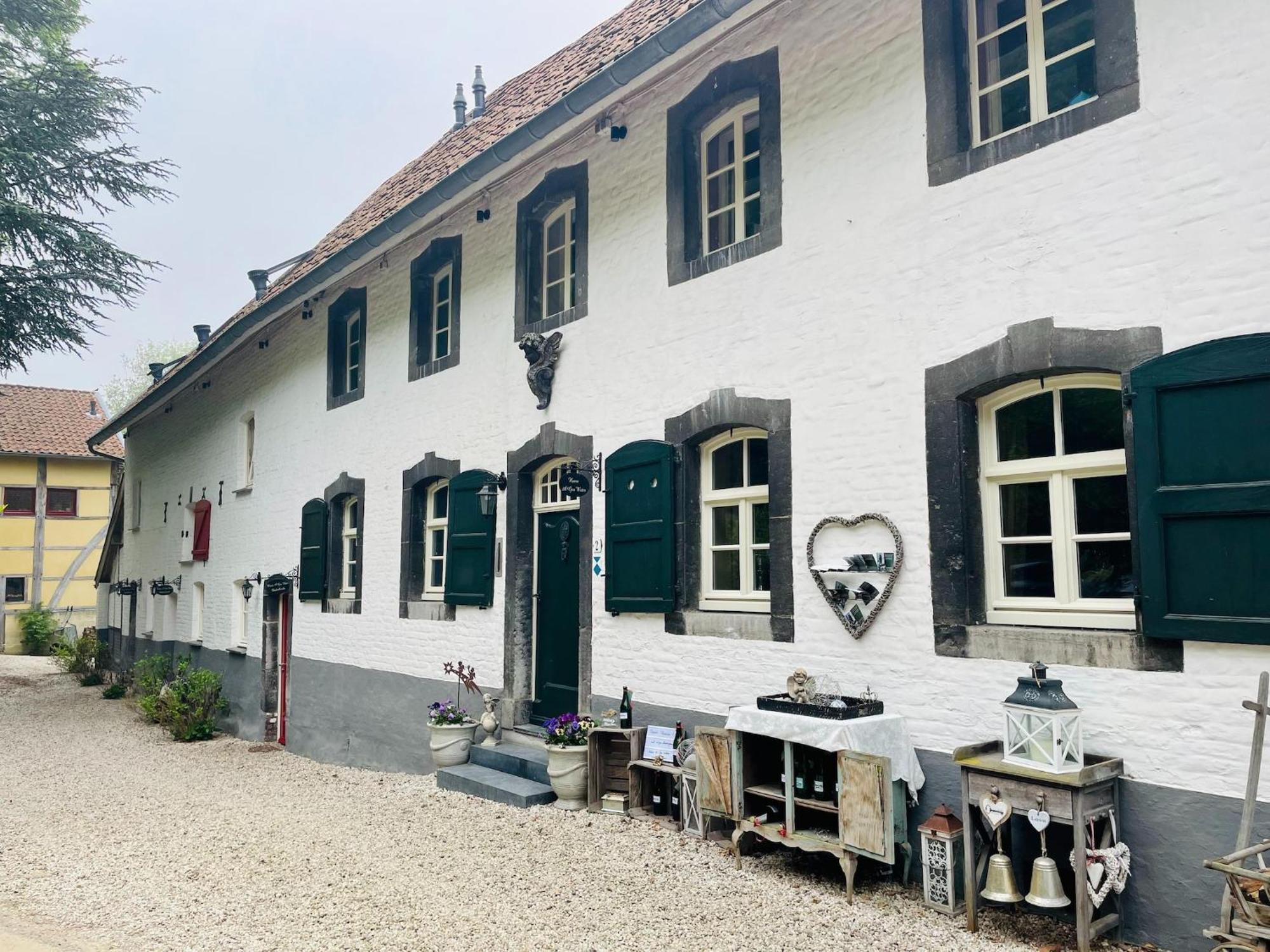 Stunning Holiday Home Near Forest In Slenaken Eksteriør billede